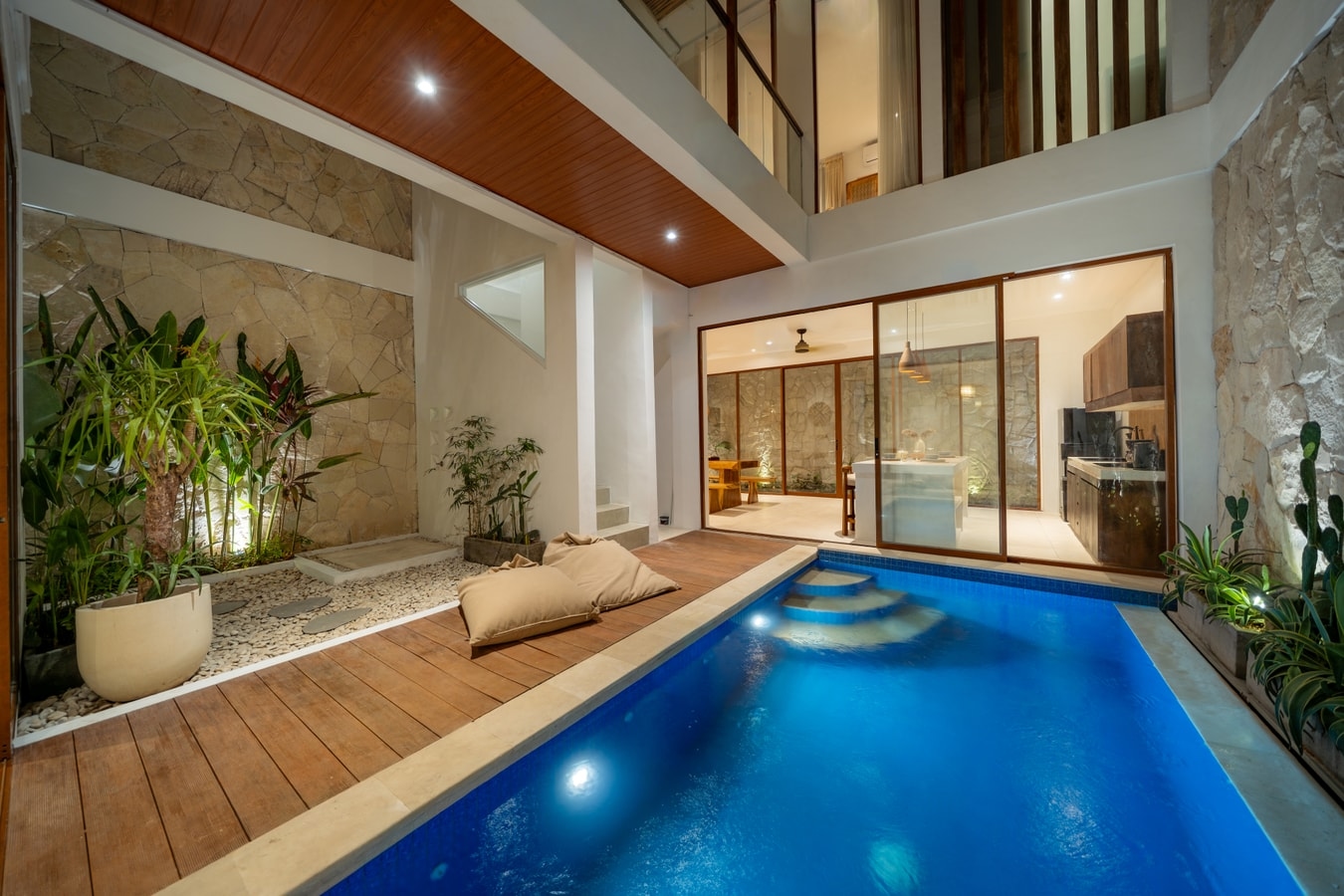 Carmel - 2BR Villa with Pool and Rooftop, Bingin