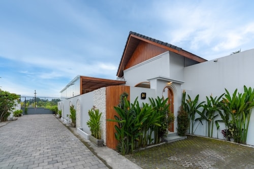 Modern 2BR Ubud Open Living Villa | Pool & Bathtub