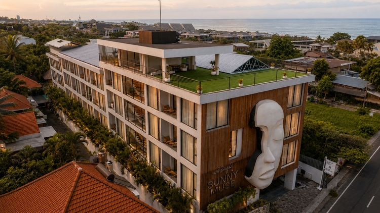 Beachside 1BR Canggu | Rooftop Gym, Sauna & Pool