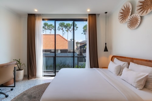Berawa Beachside 2BR Pool Villa, Near Baked & Nude