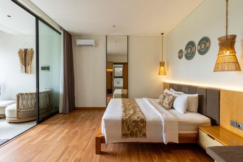 Nivassa - 3BR Villa with Pool, Near Berawa Beach