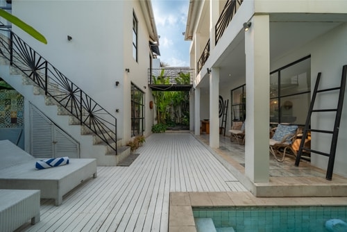 Chic 3BR di Sisi Pantai dekat 7AM Bakers & Jalan ke Pantai