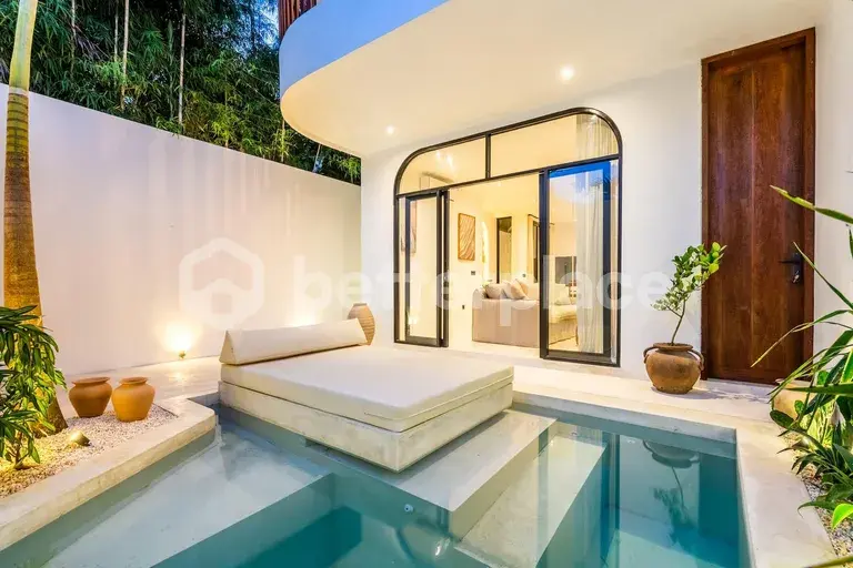 Charming Umalas Oasis: Spacious 2-Bedroom Villa with Enclosed Living Area, Fully Equipped Kitchen & Private Garden