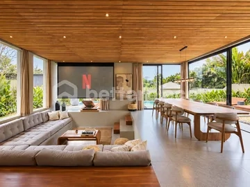Modern 5 Bedroom Villa Surrounded by Nature in Tumbak Bayuh