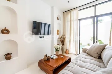 Charming Umalas Oasis: Spacious 2-Bedroom Villa with Enclosed Living Area, Fully Equipped Kitchen & Private Garden