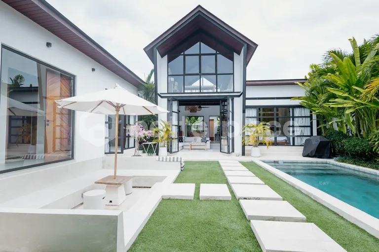 Peaceful 3 Bedroom Tropical Villa with Private Pool in Cepaka – Yearly Rental